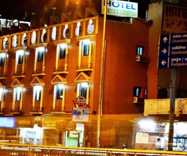 Hotel Silver Springs, Ahmedabad 4